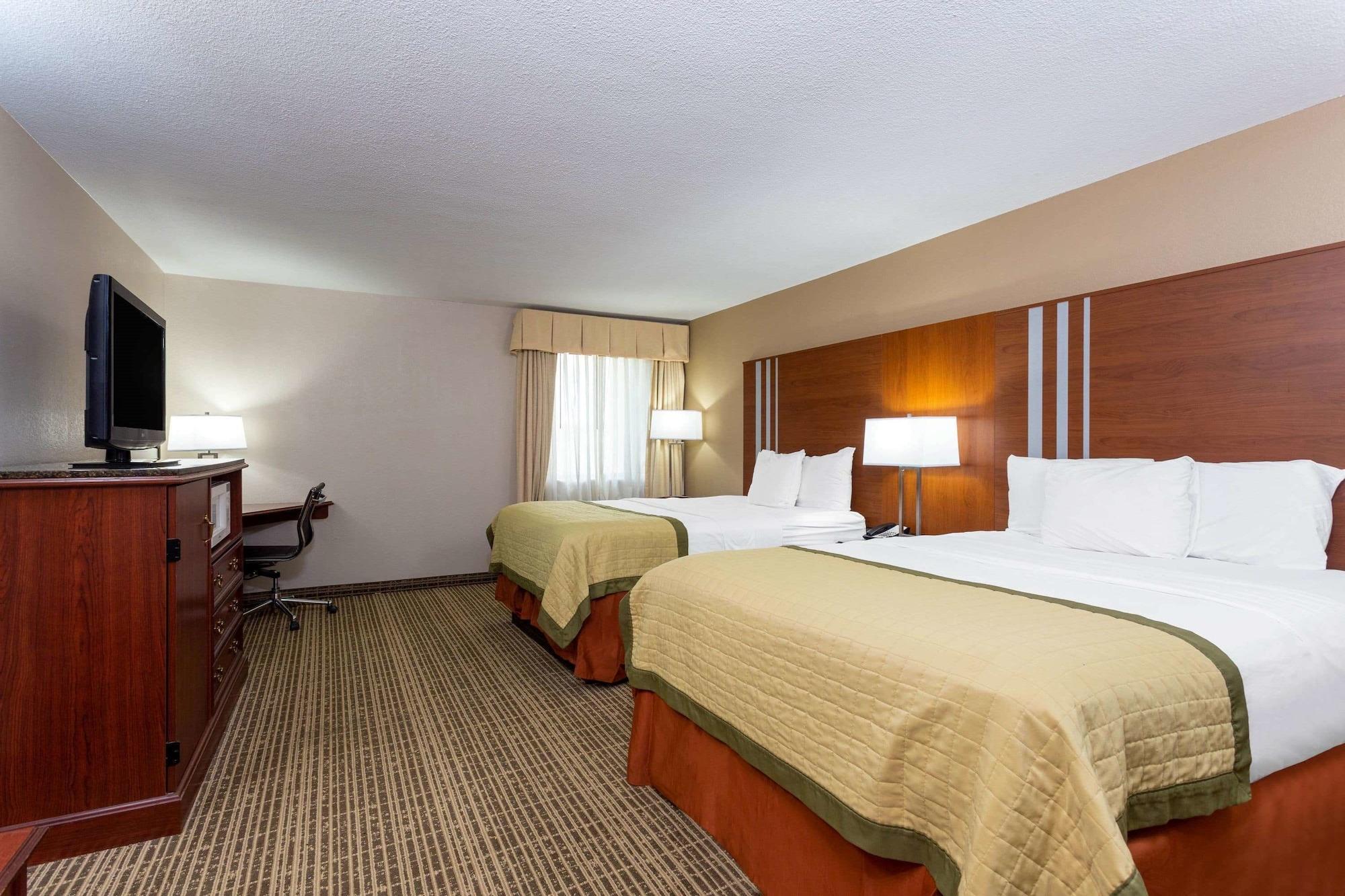 Baymont By Wyndham Elkhart Hotel Ngoại thất bức ảnh
