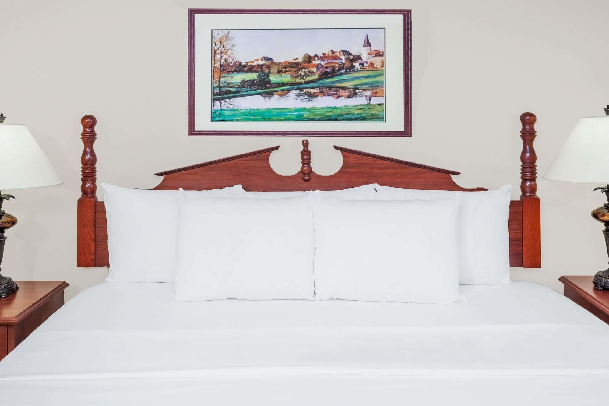 Baymont By Wyndham Elkhart Hotel Ngoại thất bức ảnh