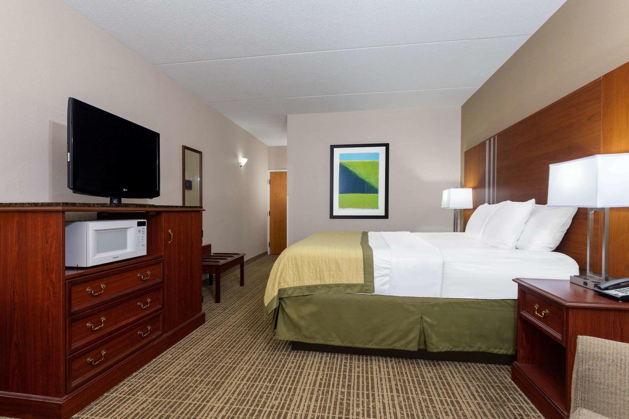 Baymont By Wyndham Elkhart Hotel Ngoại thất bức ảnh
