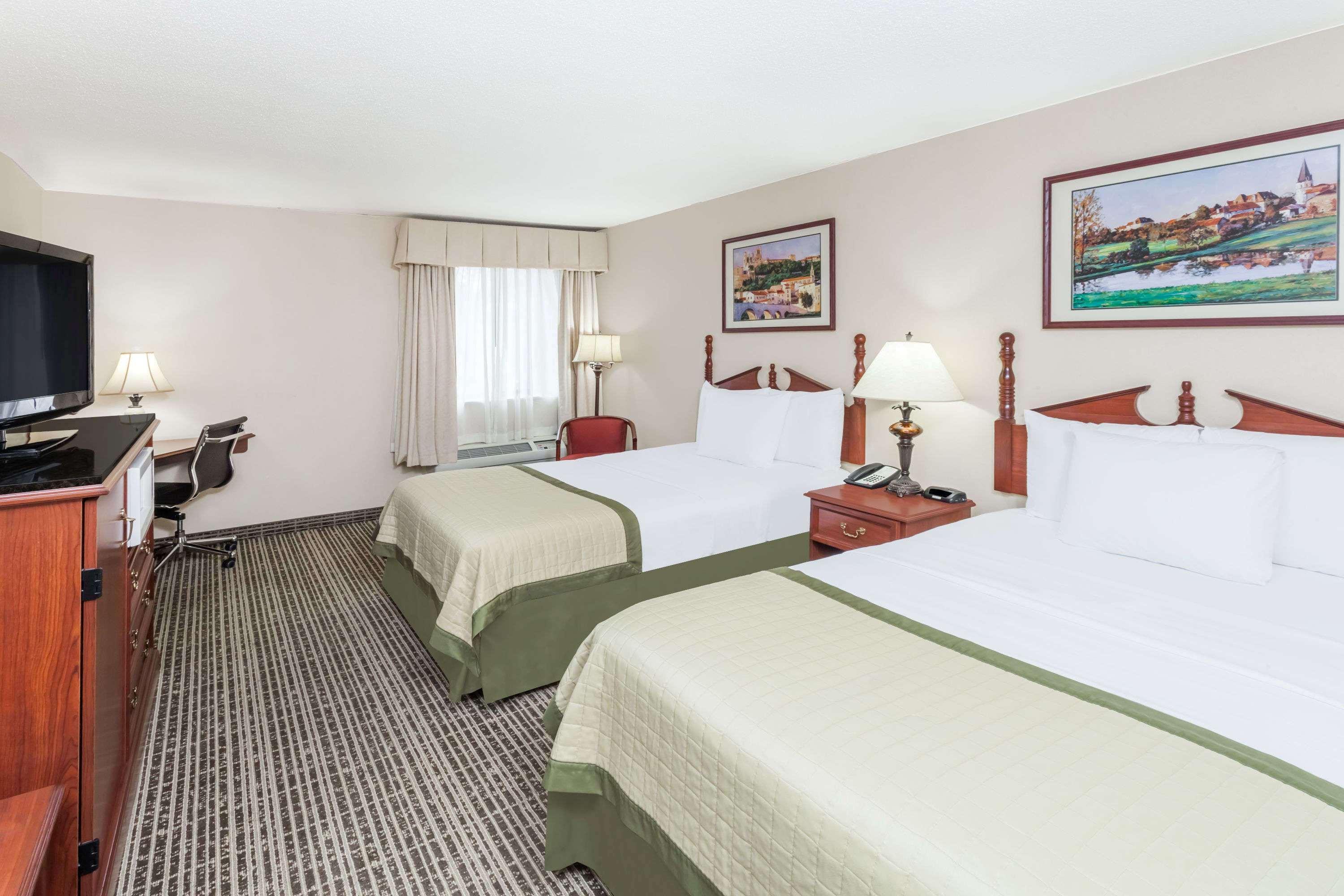 Baymont By Wyndham Elkhart Hotel Ngoại thất bức ảnh