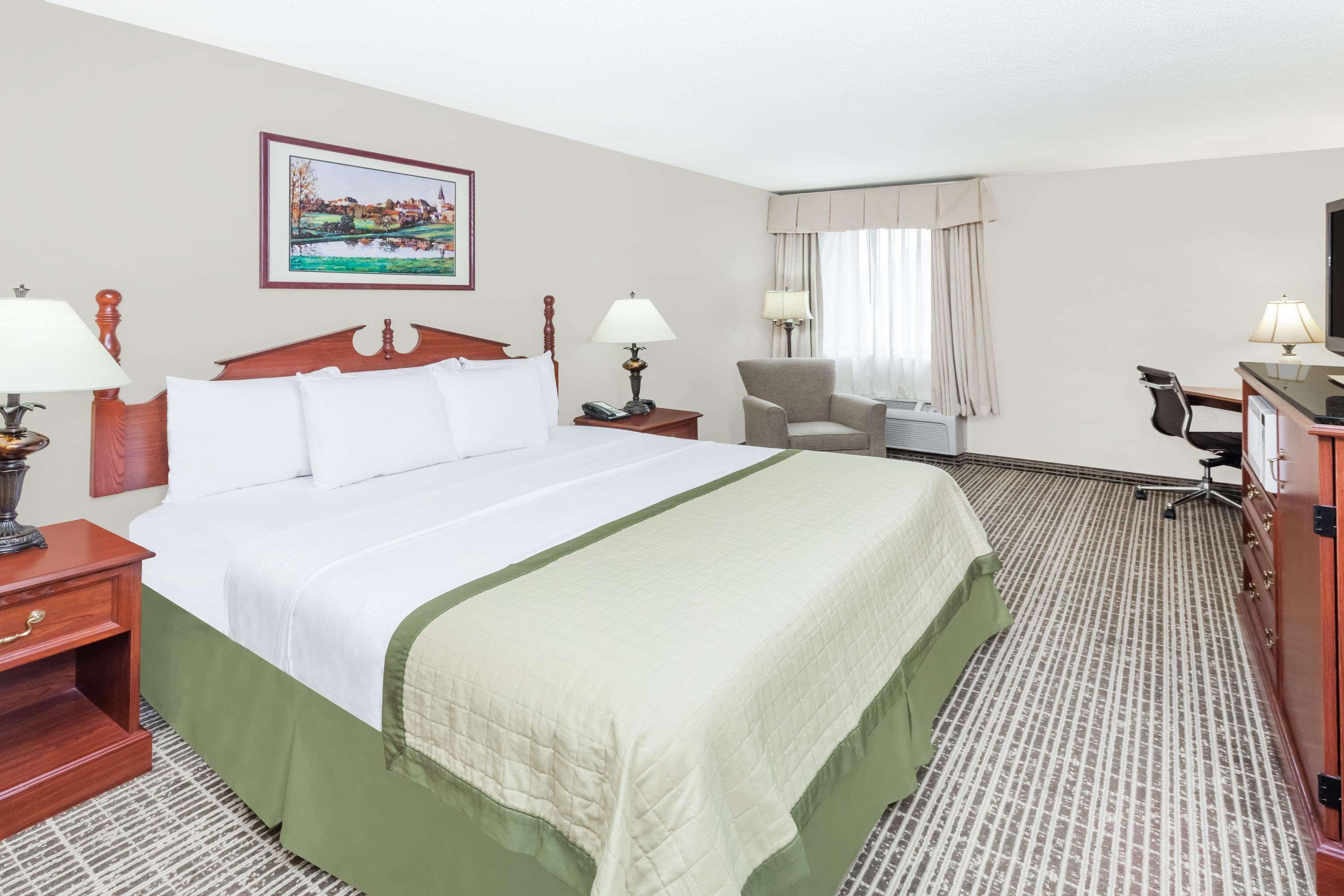 Baymont By Wyndham Elkhart Hotel Ngoại thất bức ảnh