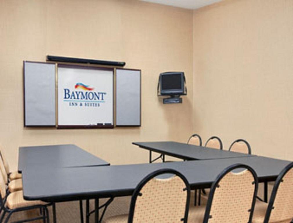 Baymont By Wyndham Elkhart Hotel Ngoại thất bức ảnh